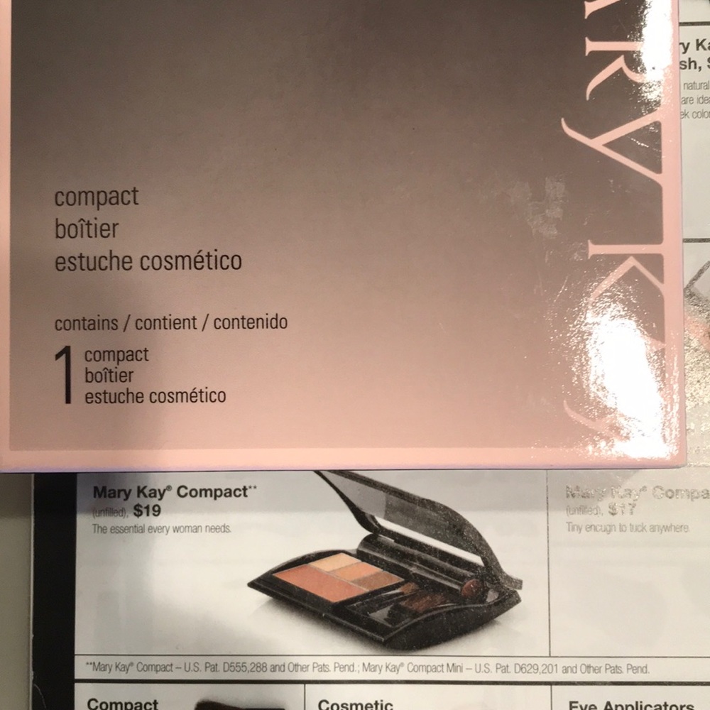 Mary Kay compact
